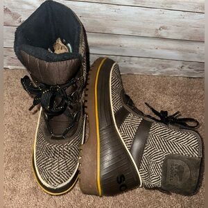 Sorel Tivoli II Herringbone waterproof boots women’s size 7.5